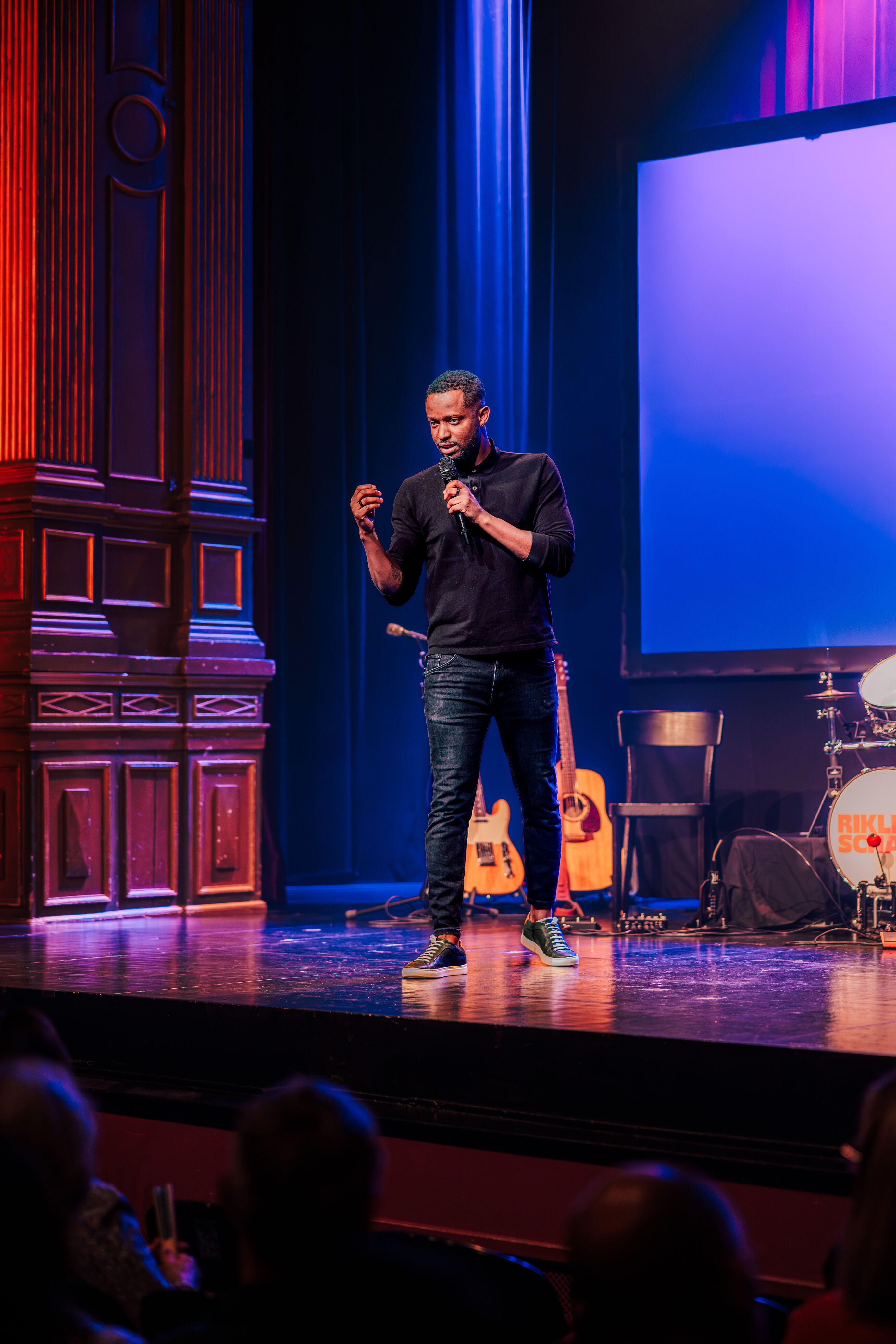 Eventfotograf Winterthur – Charles Nguela beim Auftritt im Casino Theater