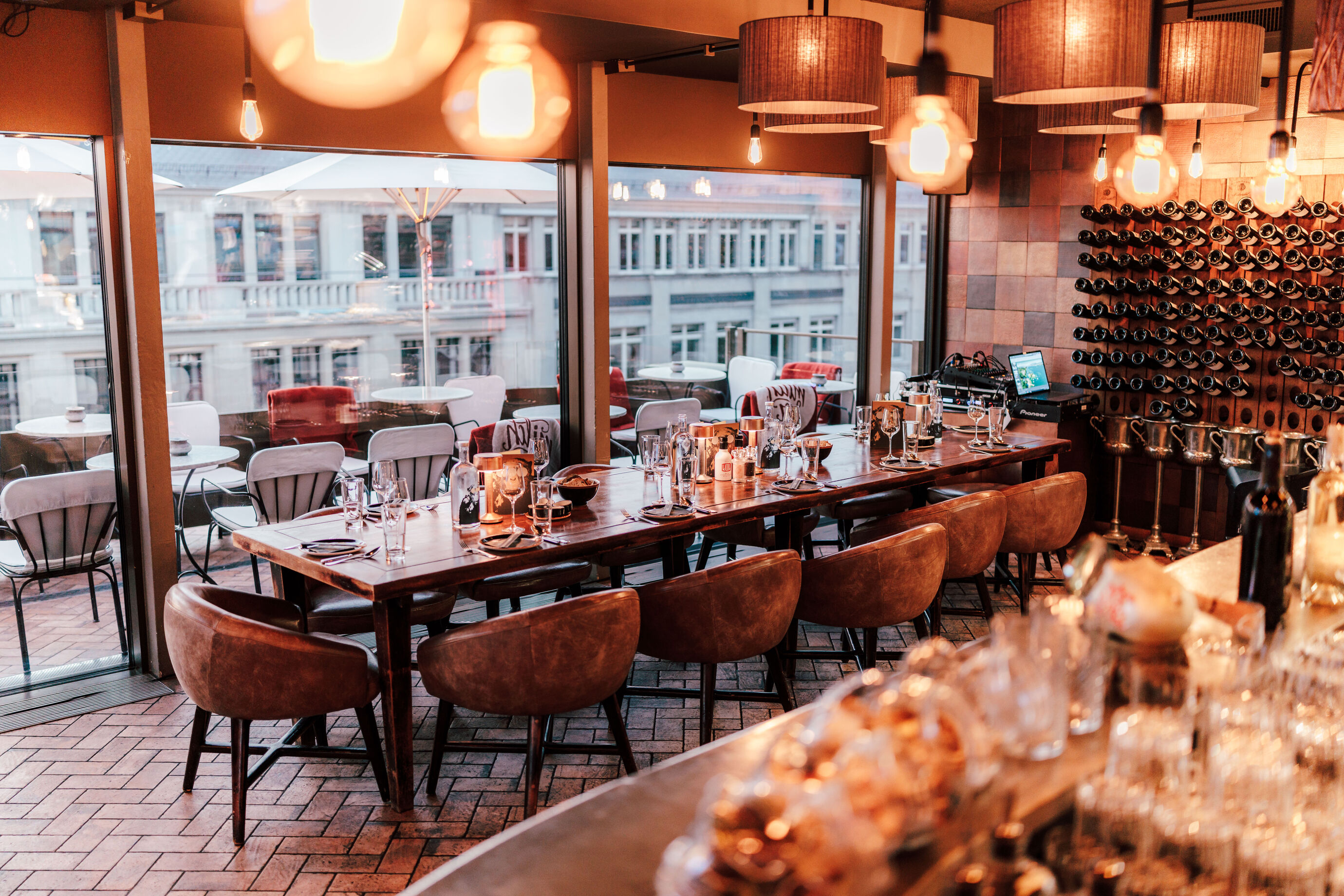 Eventfotograf Zürich – exklusives Dinner Setup mit gedecktem Tisch